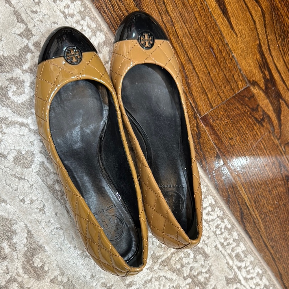 Tory Burch Tan and Black Quilted Ballet Flats